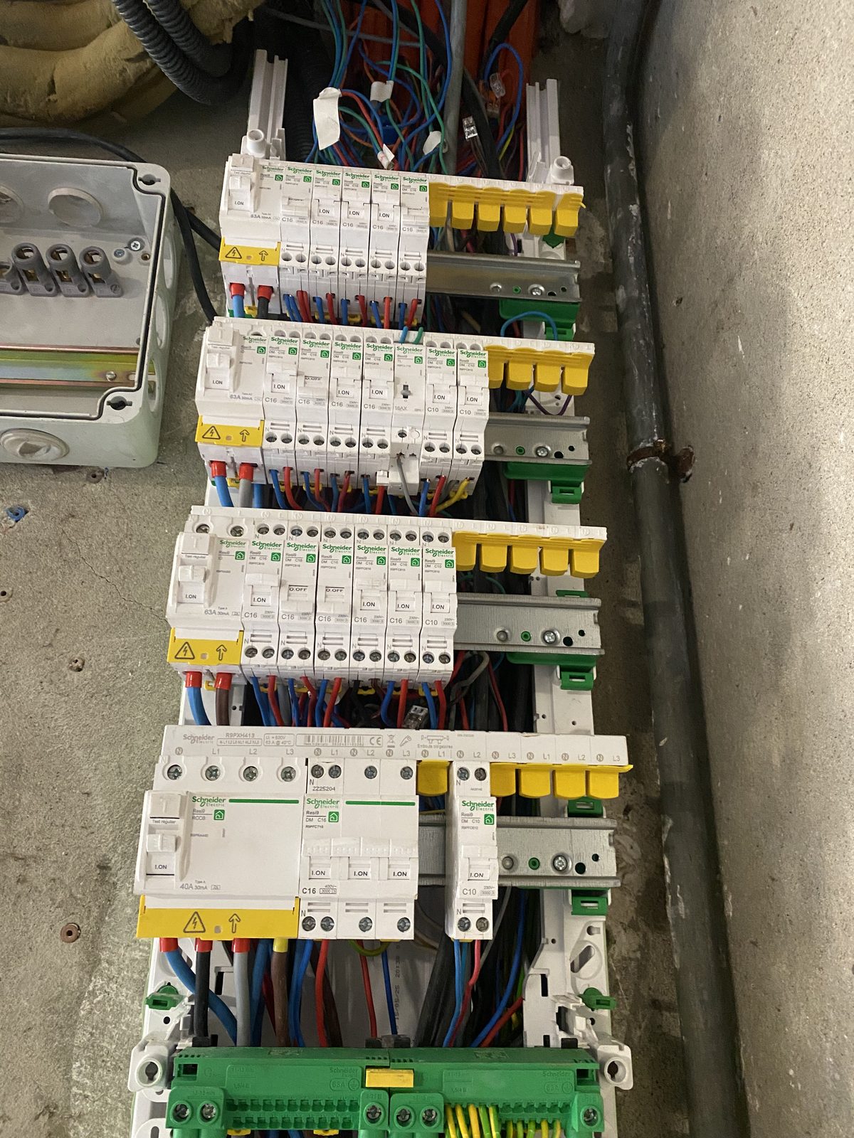 Installation électrique d'une maison à Launaguet remise aux normes après travaux